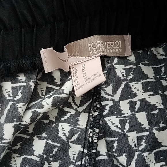NWOT F21 pants, medium. - Picture 5 of 7